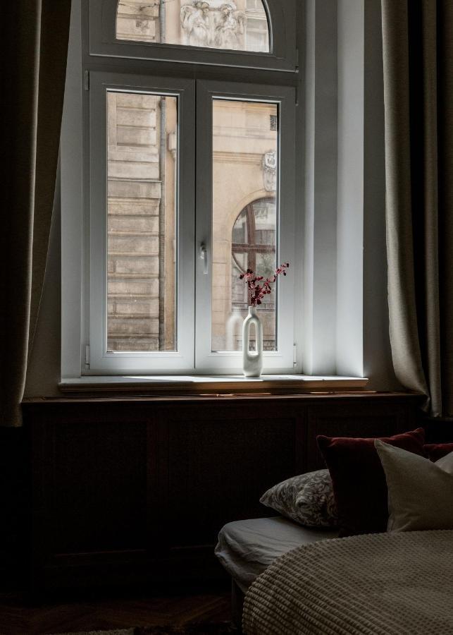 Luxe, Historic Home Near Downtown Landmarks 19Th Century Budapest Exterior foto