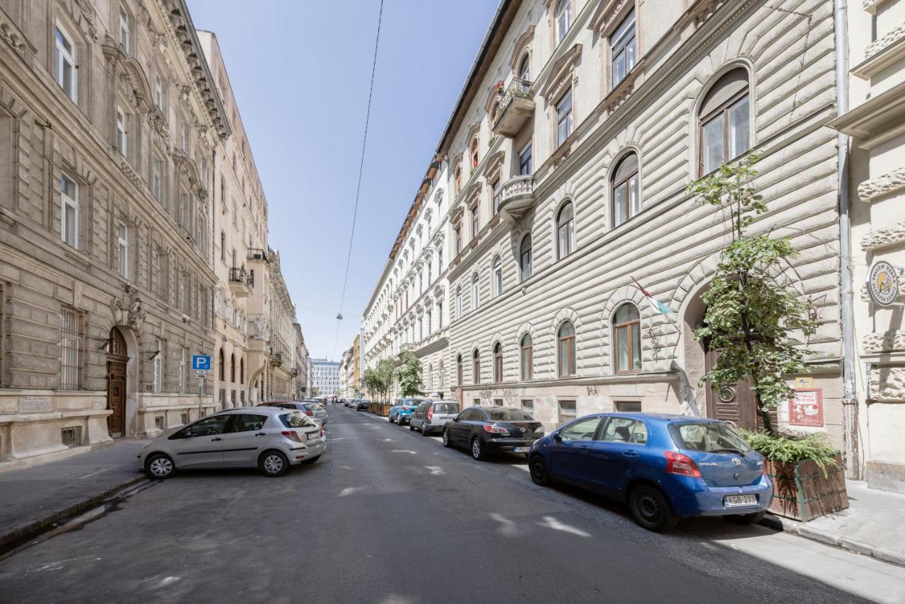 Luxe, Historic Home Near Downtown Landmarks 19Th Century Budapest Exterior foto